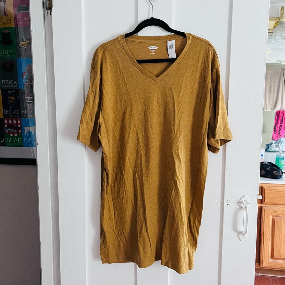 NWT Old Navy Men’s V Neck T-Shirt